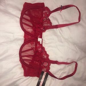 Red Lace Bra- Simone Pērēle